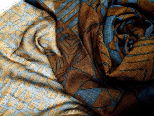 Schal abstrakt braun grau blau