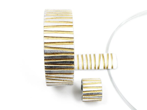 Kombination Halskette Armband Ring scratched Aluminium mit goldenen Streifen