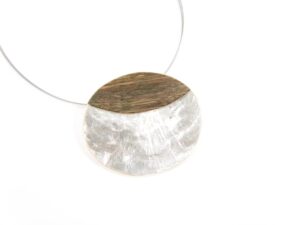 Halskette mit Anhänger laminiertes Perlmutt mit Holz