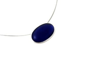 Halskette Harz deep blue mit Aliminium