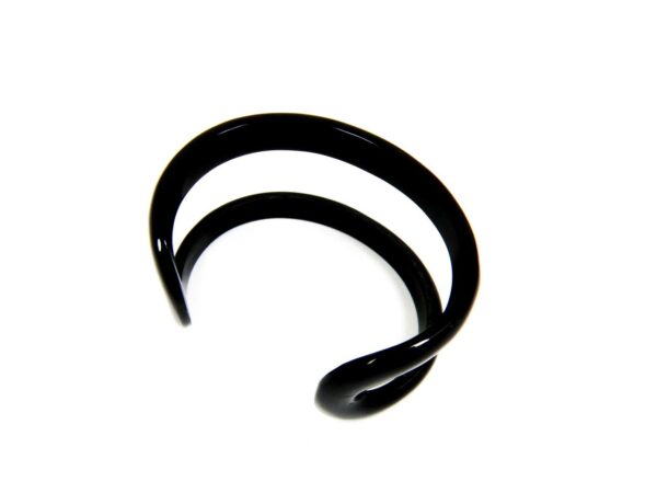 Armband Horn schwarz poliert ausgeschnitten