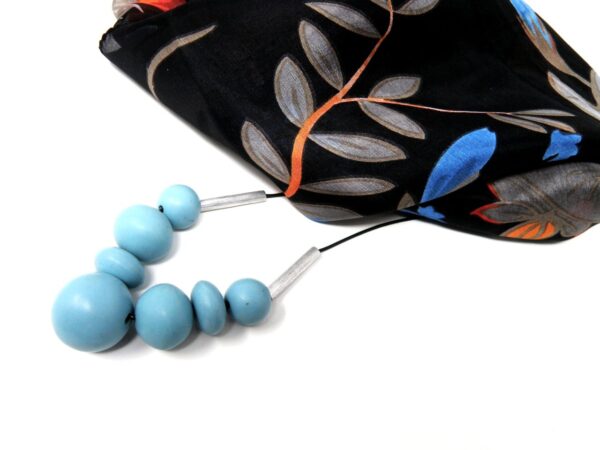 Kombination Schal Seide und Halskette Harz royal blue